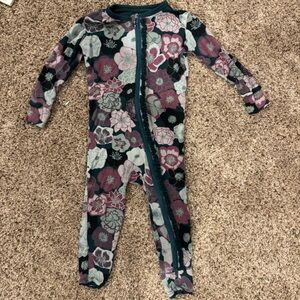 Kickee Pants Footless One-Piece Ruffle Romper. Grern & lilac floral. 9-12 months
